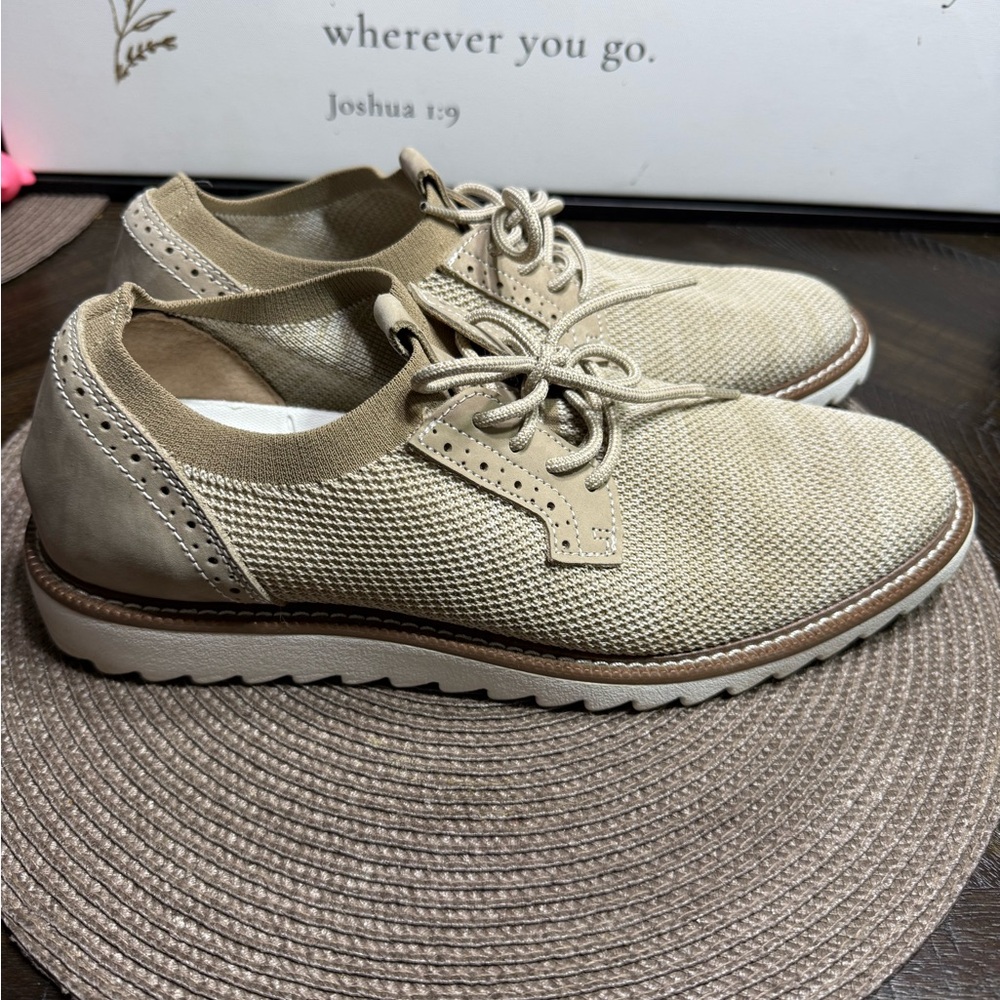 Men's Beige Knit Lace-Up Casual Dress Shoes SZ-9.5. Box 16 - Picture 2 of 7
